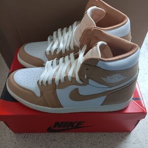Jordan 1 Retro High 10.5 (Brand New)